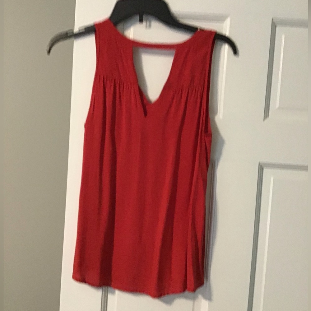 Red Gap sleeves top